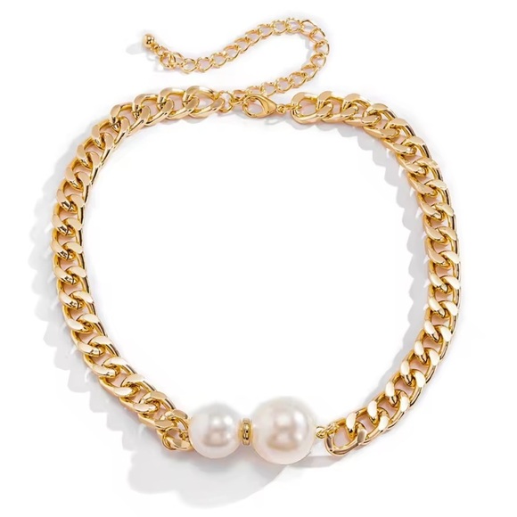 Anthropologie Jewelry - Pearl Elegant Gold Necklace